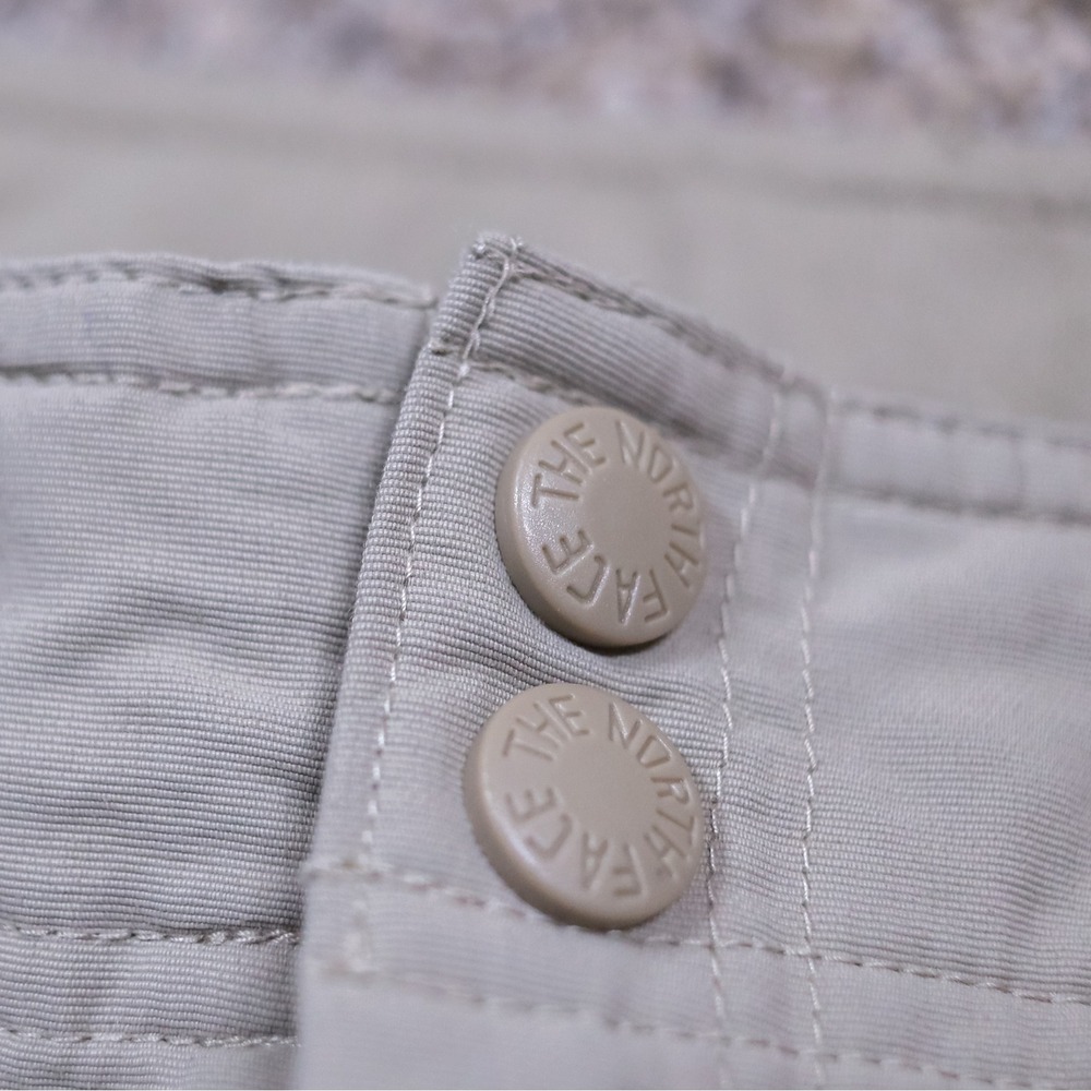 The North Face Cargo Shorts Womens 16 Gray Nylon Hiking Outdoor Utility Pockets - Picture 4 of 12